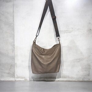 Elegant Taupe Leather Shoulder Bag